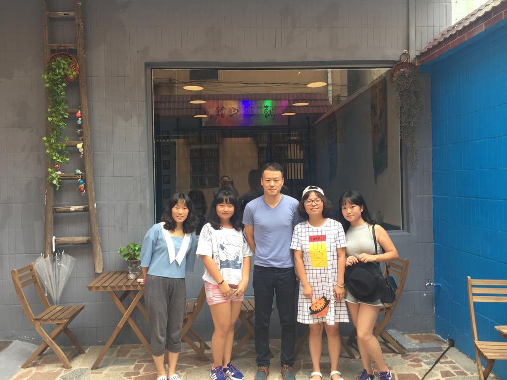 Zhaohuaxishi Youth Hostel Guangzhou Exterior foto
